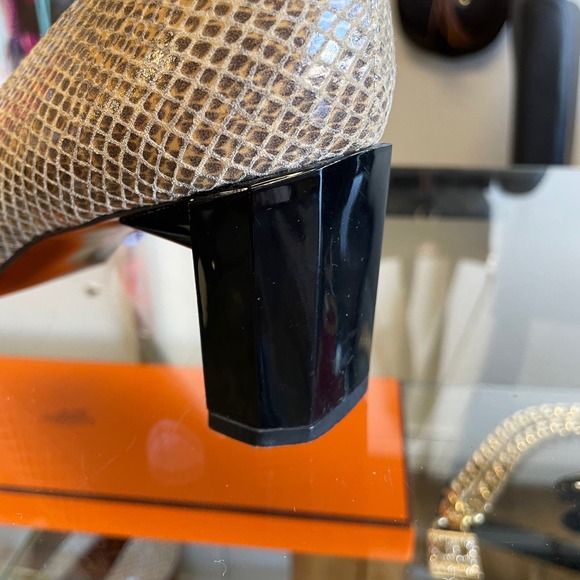 Stuart Weitzman Square Toe Snake Skin Pumps Tan Neutral Beige Size 7 - Picture 7 of 12